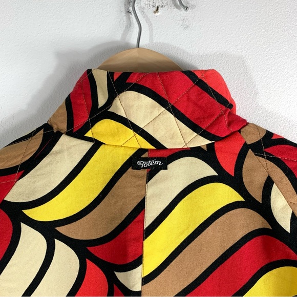 Totem Zip Up Abstract Print Jacket - Picture 13 of 15